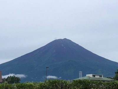 雲のない富士山
